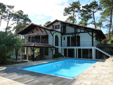 Location de vacances - Villa avec piscine - HOSSEGOR Proche Golf
